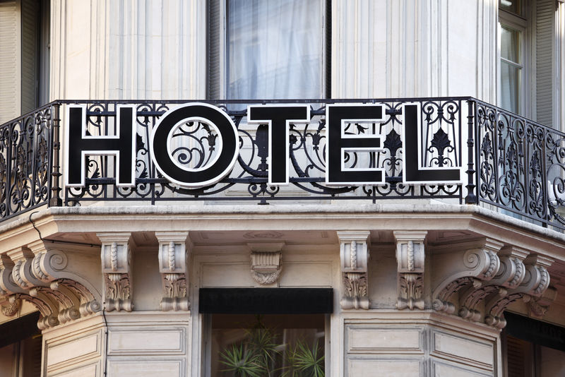 巴黎酒店入口标志