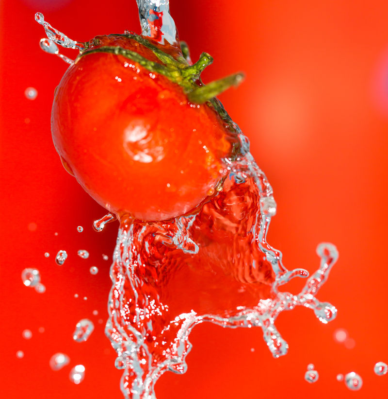 红底熟番茄