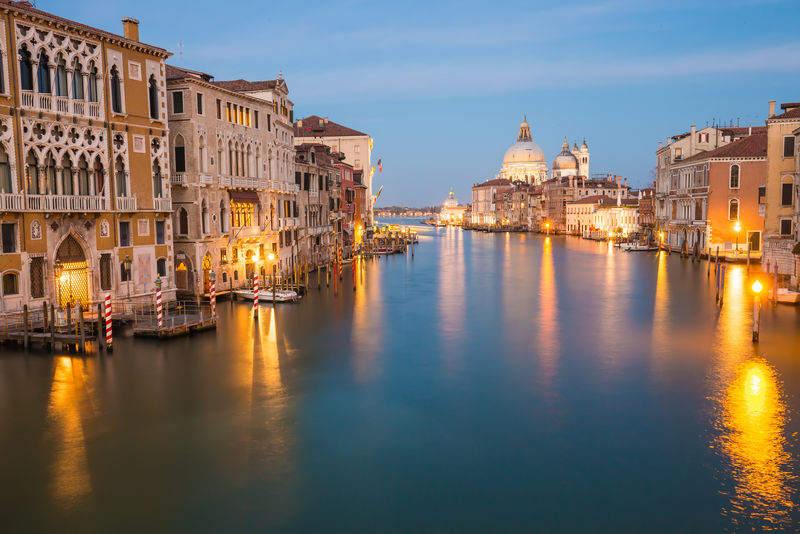 威尼斯的大运河和大教堂