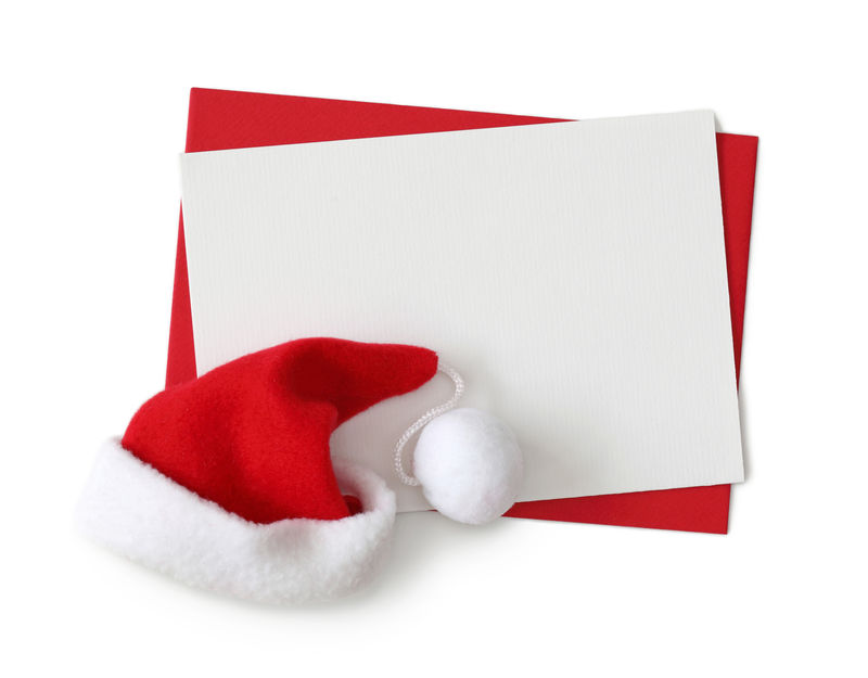 白底红纸信封带白色卡片和圣诞帽