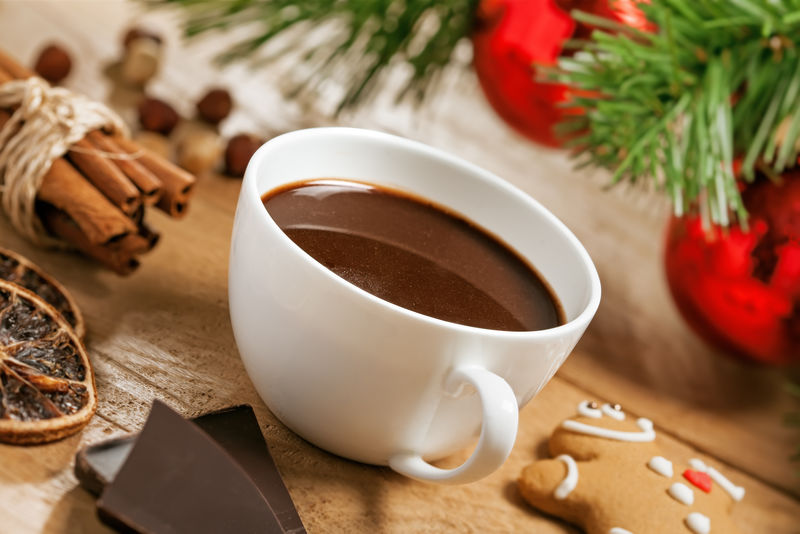 热巧克力圣诞传统饮料和姜饼