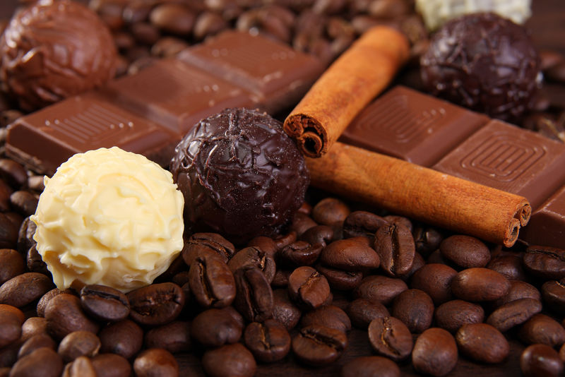 巧克力和咖啡豆巧克力和肉桂