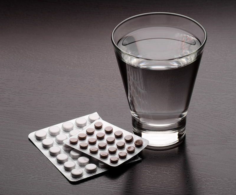 水玻璃和桌上药物