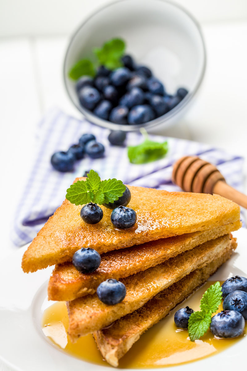 法式吐司，蓝莓甜早餐