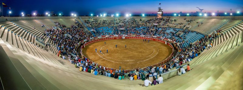 墨西哥城-3月1日：世界上最大的斗牛场-墨西哥城托罗斯广场-2010年3月1日-该体育场于1946年开放-可容纳6万多人