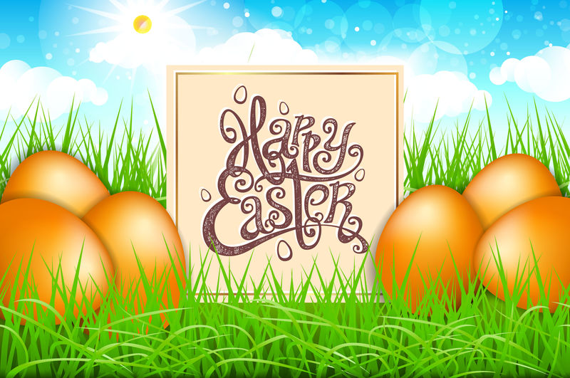 天空蔚蓝的草地上的橙色鸡蛋。复活节快乐字现代书法，矢量