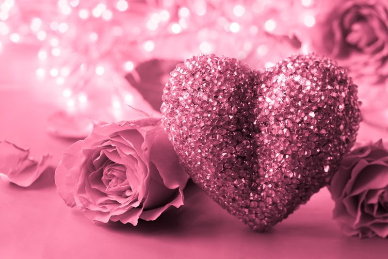 情人节背景的心脏和玫瑰-色调图像