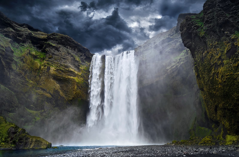 冰岛惊人的瀑布