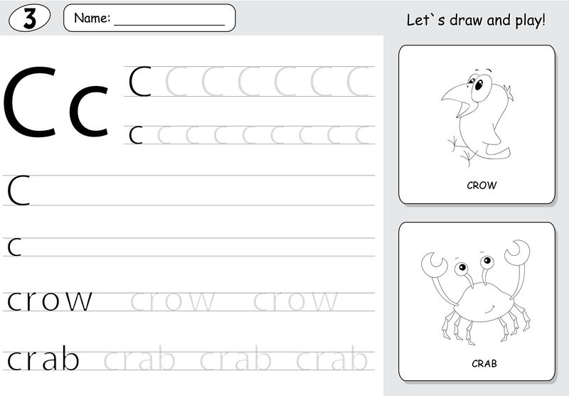 卡通乌鸦和螃蟹。字母表跟踪工作表：编写A-Z A
