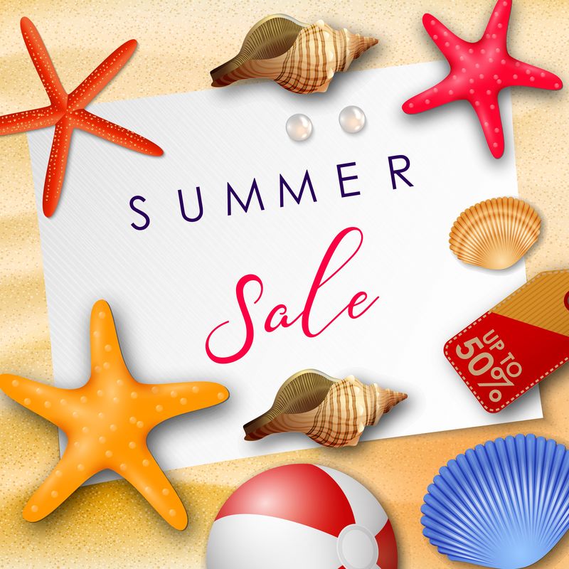 夏季销售背景-带有白纸、贝壳、沙滩球、珍珠和价格标签