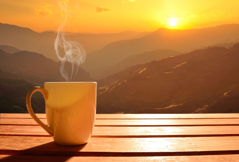 晨光咖啡，日出山景