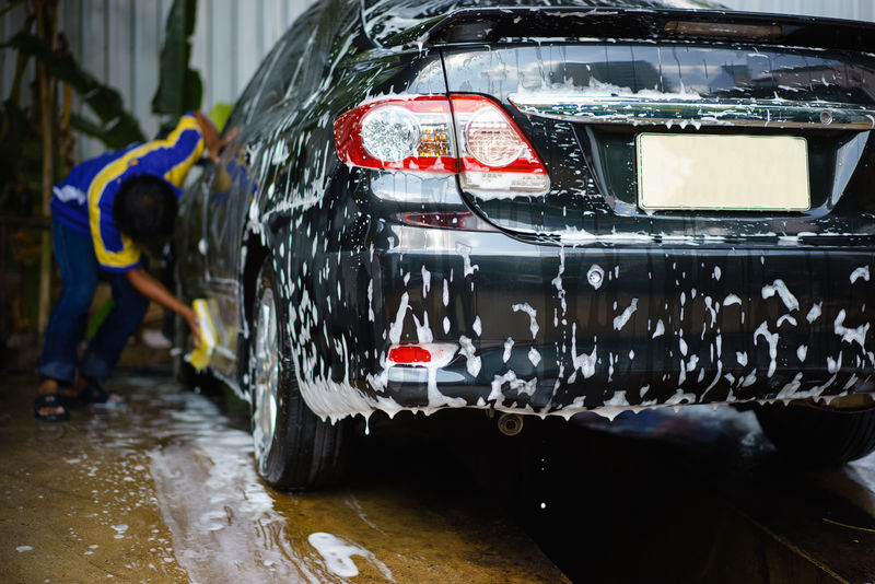洗车场的汽车