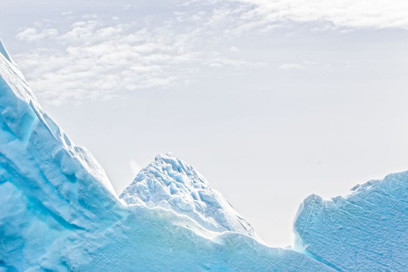 在雪地里美化南极大冰山