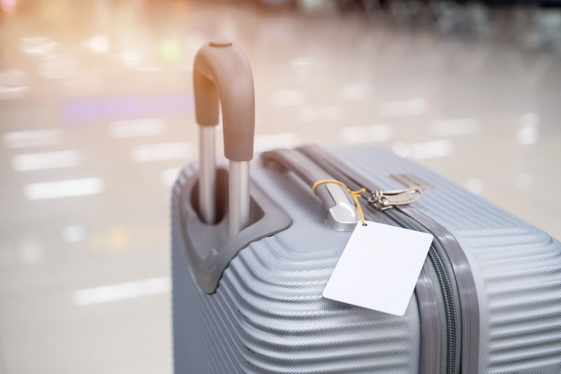 行李架标签手提箱上的空白标签/行李寄放信“旅行保险”字样用于在机场航站楼的旅行行李组合锁附近展示您的产品-复印件spac