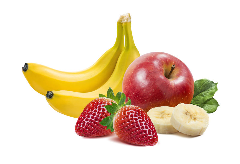 白色背景下分离的香蕉、苹果和草莓2
