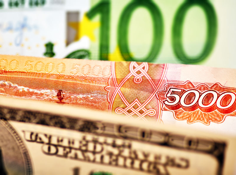 美元欧元和俄罗斯卢布纸币选择性聚焦