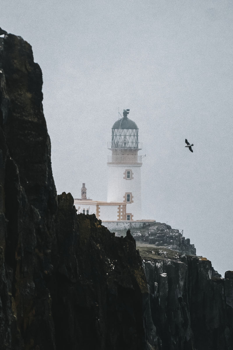 苏格兰斯凯岛上的奈斯特角灯塔