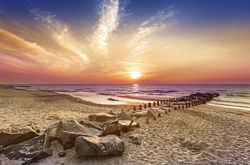 波罗的海沿岸神奇的日落波兰的米季兹德罗耶