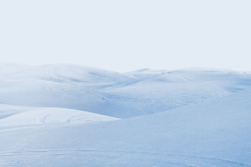 北极沙漠冬天的风景和雪堆