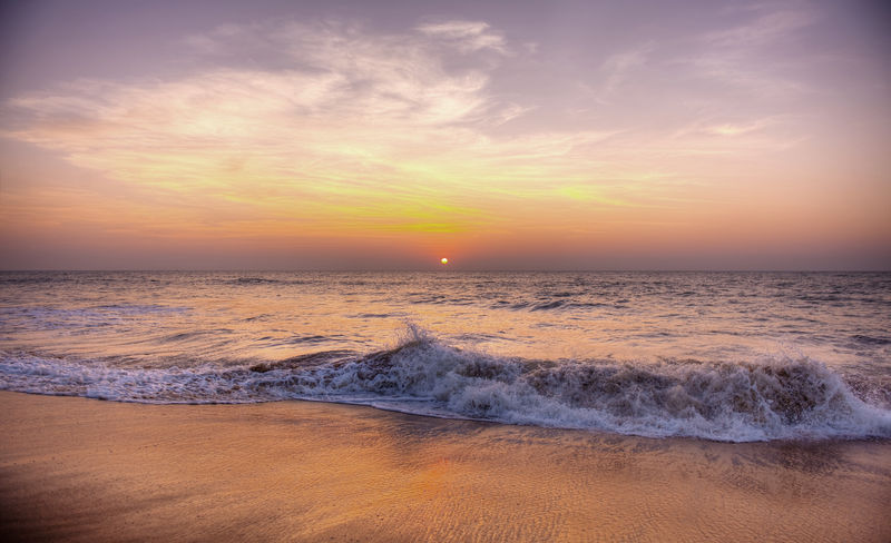 萨摩亚海滩上的日落