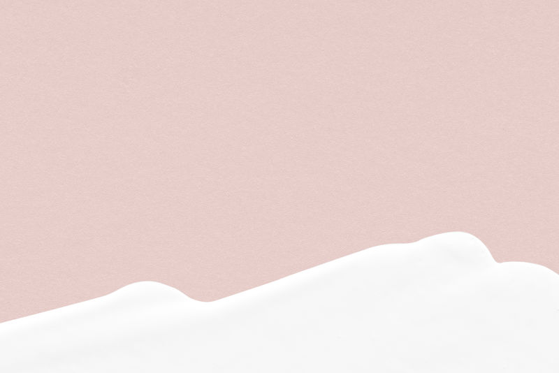 粉红色背景上的白色油漆边框