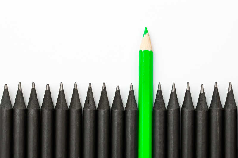 黑色与绿色铅笔