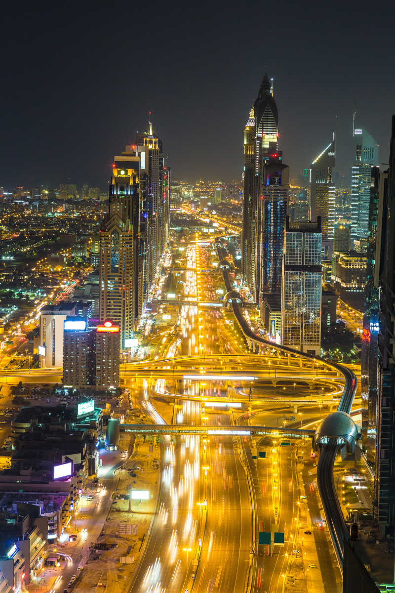 夜景鸟瞰联合酋长国迪拜市中心