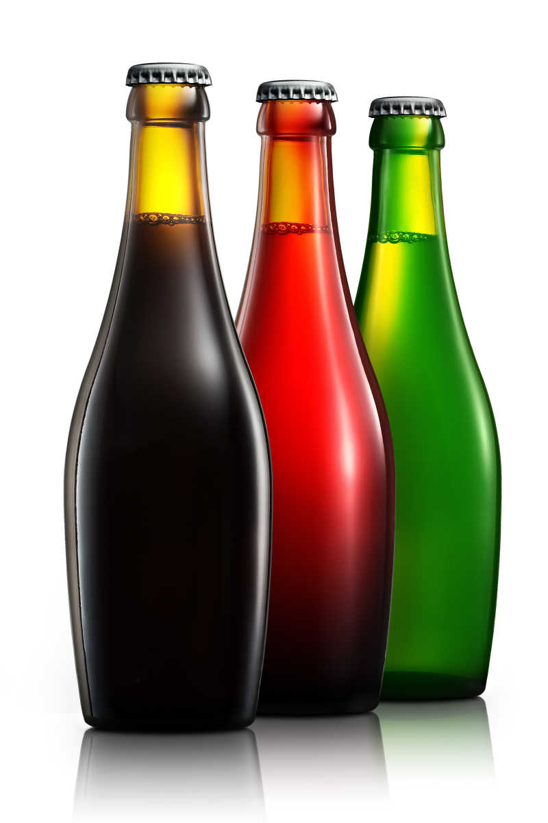 美丽的三个不同颜色的酒瓶