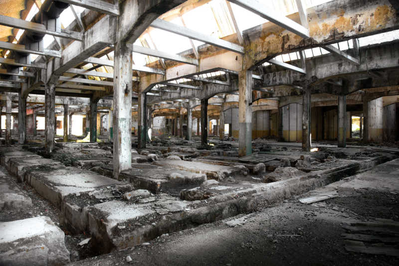 内部的工厂废墟