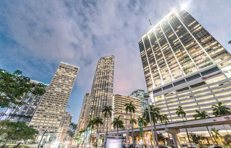 迈阿密市中心大楼夜景
