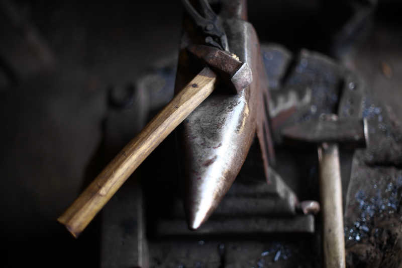 锻造金属铁的工具