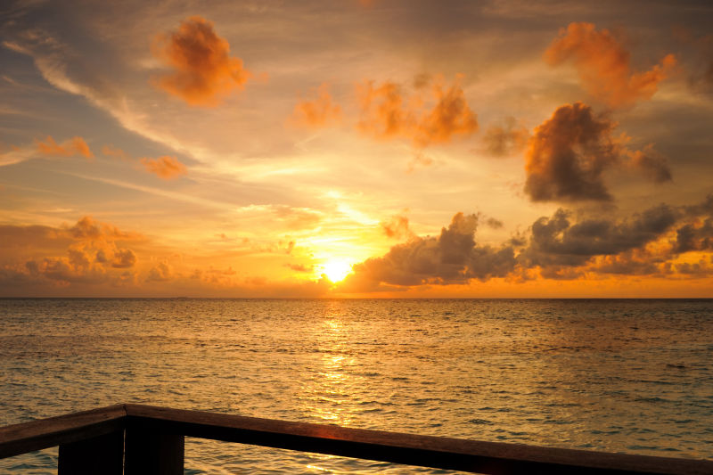 绚烂的马尔代夫日落美景