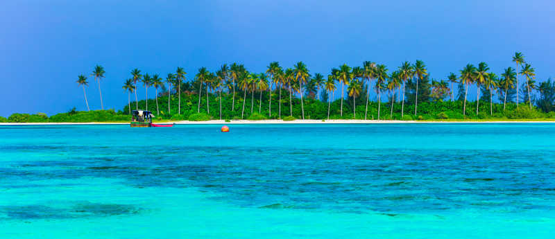 马尔代夫热带岛屿全景