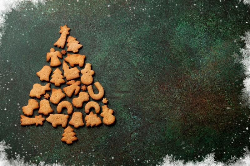 姜饼饼干圣诞树的形状