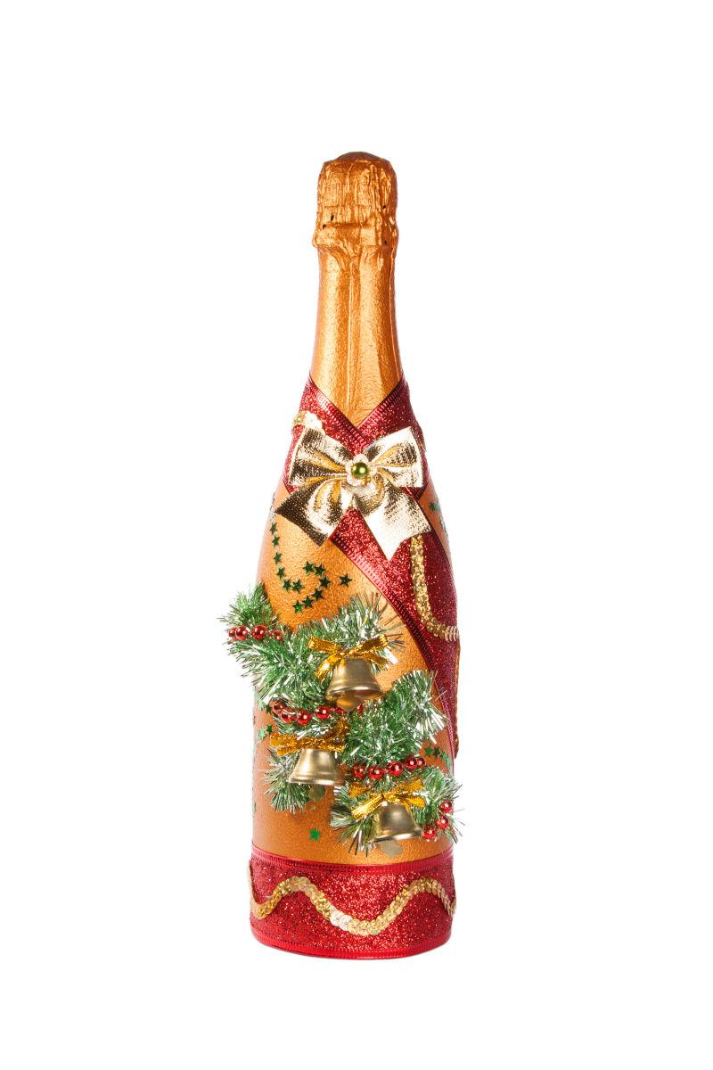 带着圣诞装饰的香槟瓶