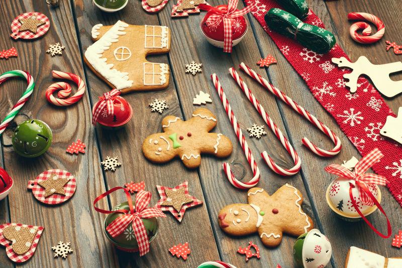 圣诞自制姜饼和木制手工装饰